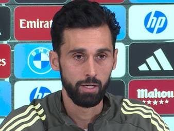 Alvaro Arbeloa widerspricht den Gerüchten um Jude Bellinghams Einstellung deutlich. Der Real-Trainer lobt den Engländer und stellt dessen Mentalität, Führungsstärke und Einsatz klar in den Vordergrund.