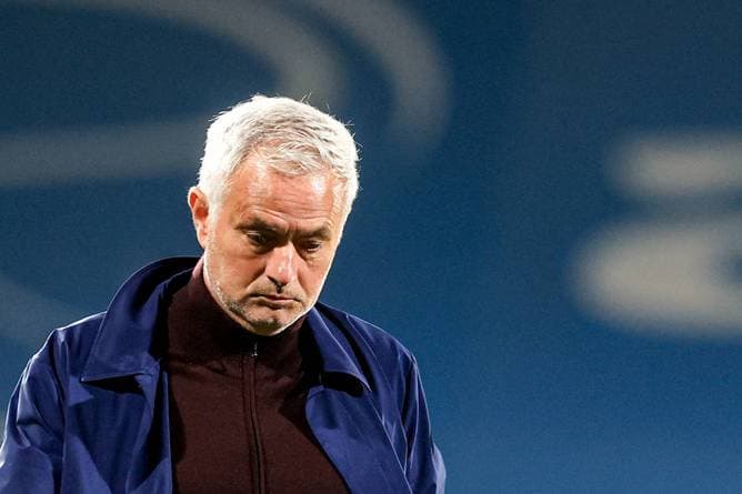 Mourinho-Ära beginnt mit Fehlschuss