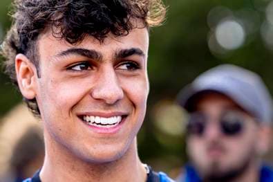 Ein Debüt, das einem die Sprache verschlägt