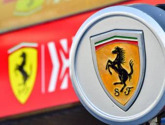 Erste Frau bei Ferrari: "Mit Helm sind wir alle gleich"