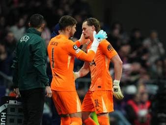 Tottenhams Trainer Igor Tudor spricht über die Auswechslung von Torhüter Antonin Kinsky.