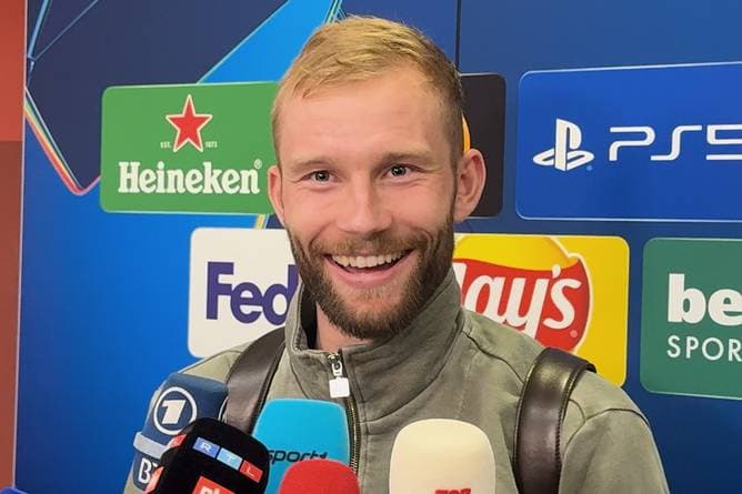 Kompanys Umstellung bringt Laimer zum Lachen