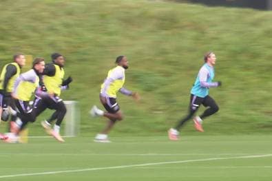 "Schnellster Kicker der Welt" spielt jetzt in der Bundesliga