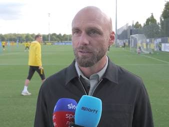 Konstantinos Karetsas brach im Champions-League-Spiel gegen Villarreal zusammen und musste ausgewechselt werden. Dortmunds Sportdirektor Ole Book gibt zwei Tage später ein Update zum Griechen.