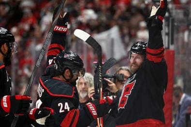 Hurricanes gleichen Finalserie aus