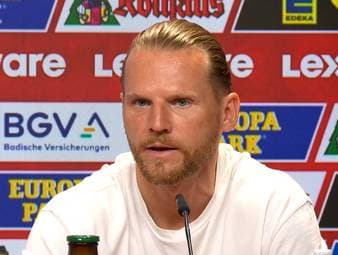 Durch die herbe Niederlage von Borussia Mönchengladbach beim SC Freiburg wächst der Druck auf Borussia-Trainer Eugen Polanski.
