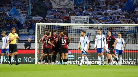 Die Nürnberger feiern gegen Schalke