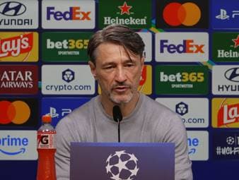 Niko Kovac äußert sich nach dem CL-Spiel zum Karetsas-Vorfall und verrät, was er in der Halbzeit seinen Spielern mitgeteilt hat. 