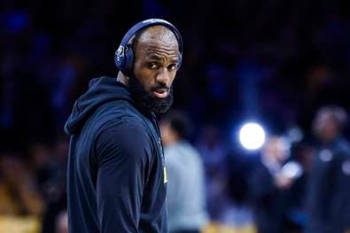 Wechsel-Hammer um LeBron James!