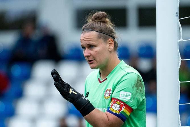 Bayer mehrere Wochen ohne Kapitänin