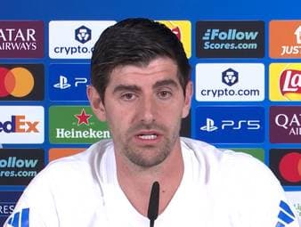 Real-Keeper Thibaut Courtois äußert sich zu den Aussagen von José Mourinho über Vinicius Jr. Der Belgier verteidigt seinen Teamkollegen und macht klar, dass der Torjubel keine Rechtfertigung für rassistische Vorfälle sein dürfe.