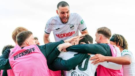 Verl bejubelt die Tabellenführung