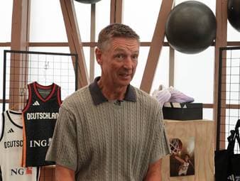 Die Heim-WM der deutschen Basketball-Damen beginnt. Ex-NBA-Star Detlef Schrempf drückt dem Team die Daumen und blickt auch auf das Standing der Herren im Weltbasketball.