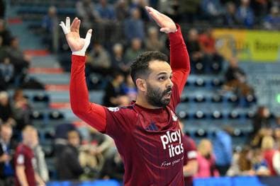 Stuttgart holt Hamburg-Keeper