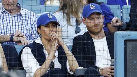 Prinz Harry mit Ehefrau Meghan im Dodger Stadium