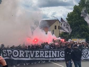 Schon am 3. Spieltag gibt's für Bundesliga-Neuling SV Elversberg das große Highlight. Der FC Bayern kommt ins Saarland und auch wenn die Rollenverteilung klar ist, sagen Fans und Tabelle etwas anderes.