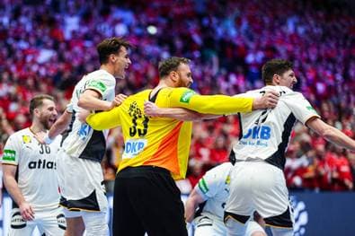 Deutschland stürmt ins Halbfinale!