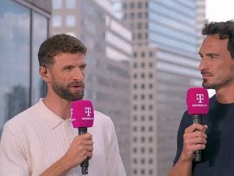 Thomas Müller schwärmt nach der Schweizer-Gala von Johan Manzambi. Dabei ist der Freiburg-Star für Müller auch ein Kandidat für die Bayern.
