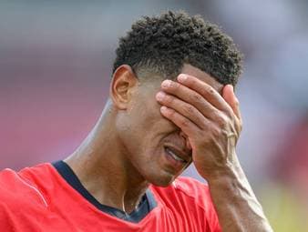 Thomas Tuchel hat mit Englands Kader die Qual der Wahl bei der WM. Einige Granden des englischen Fußball prophezeien daher einen Bankplatz für Jude Bellingham. 
