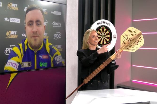 Bei diesem Fan-Geschenk staunt Littler nicht schlecht