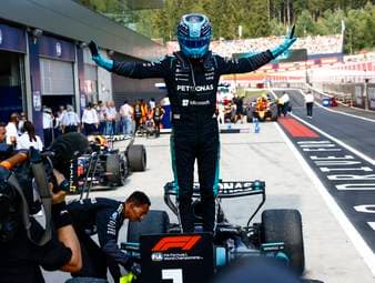 George Russell gewinnt den Grand Prix von Spielberg. Hinter dem Engländer brilliert Max Verstappen - Ferrari enttäuscht dagegen. 