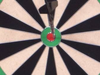 Kevin Doets gewinnt beim German Darts Grand Prix in München nach Rückstand gegen James Wade. Sein Comeback leitet er mit einem spektakulären 170er-Finish ein.