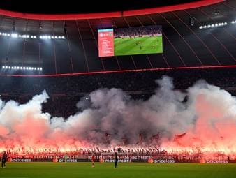 Die Pyro-Show der Bayern-Fans dürfte ein teures Nachspiel haben. Doch wie viel Kalkül steckt wirklich dahinter? Bayern-Insider Stefan Kumberger ordnet die Situation ein.