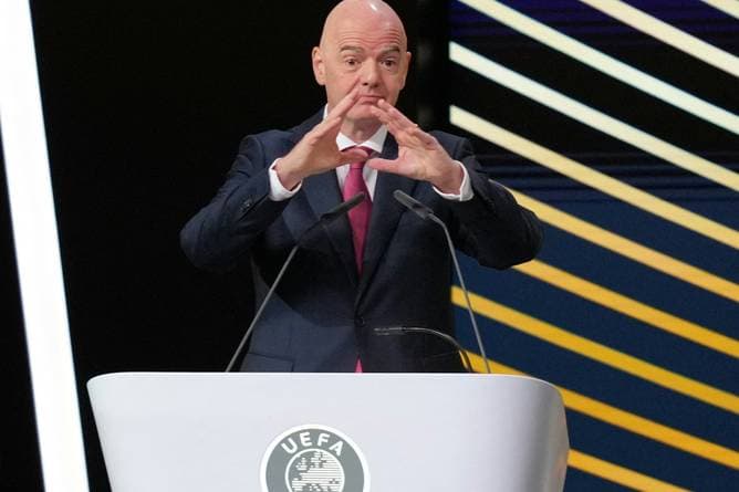 Infantino: Rot für Mund zuhalten?