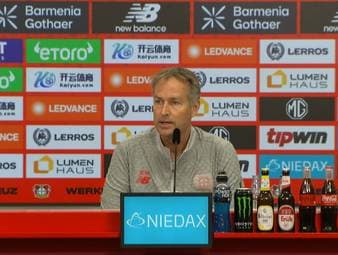 Vor dem Bundesliga-Saisonfinale gegen den VfB Stuttgart reagiert Bayer-Coach Kasper Hjulmand auf die Thematik Malik Tillmann. Rund um den Bayer-Star kursieren nach nicht mal einem Jahr in Leverkusen bereits Abschiedsgerüchte.