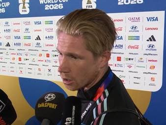 Nach dem WM-Aus gegen Spanien äußern sich Kevin De Bruyne und Thibaut Courtois. Während der Spielmacher seine Zukunft im Nationalteam offenlässt, spricht der Torhüter über seine Auswechslung.