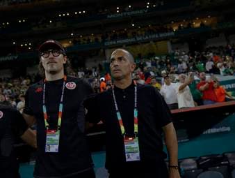 Trainer-Aus während der WM!