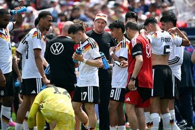 Trinkpausen? "Es gibt im Weltfußball schlimmere Dinge"
