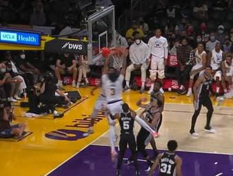 Anthony Davis führt sein Team zu einem 114:106-Sieg gegen die San Antonio Spurs. Dabei mussten die Lakers auf Superstar LeBron James verzichten.