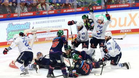 Die Eisbären geben ihr erstes Finalspiel ab