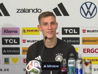 Von den viralen KI-Songs haben die Nationalspieler Jonathan Tah und Nico Schlotterbeck mitbekommen. Ihre Meinung dazu äußerte das Duo auf der Pressekonferenz.