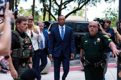 Woods bekennt sich nach Autounfall schuldig