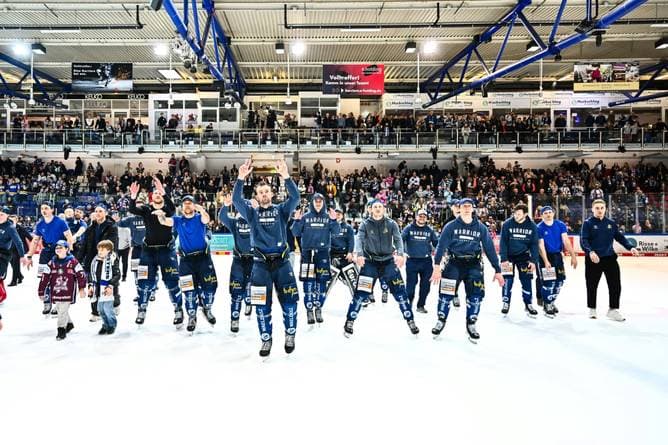 Eishockey: Headcoach Nyman bleibt Roosters treu