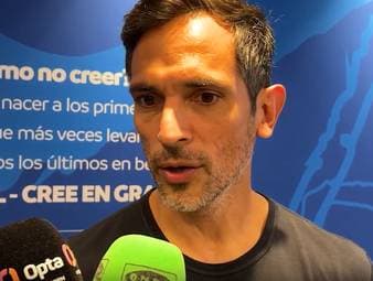 Roque Santa Cruz freut sich darüber, wie Vincent Kompany sich als Trainer bei Bayern München schlägt. Der ehemalige FCB-Spieler hofft zudem, dass Kompany den CL-Titel mit Bayern gewinnt.