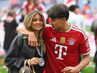 Freundin von Bayern-Star hat seltene Krankheit
