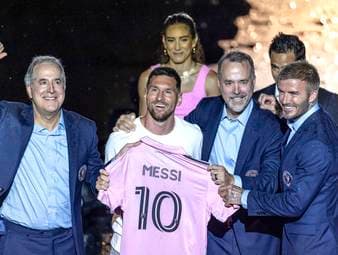 MLS-Kommissar Don Garber erzählt, wie David Beckham zum Zugpferd der Liga wurde und dieser später Lionel Messi nach Miami holte. 