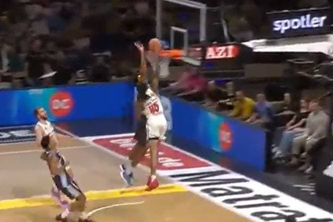 Monster-Dunk! Das ist die Szene der Serie