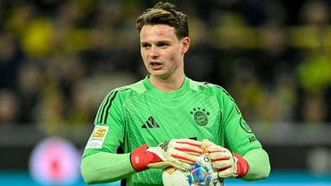 Jonas Urbig könnte in Zukunft die neue Nummer eins des FC Bayern werden