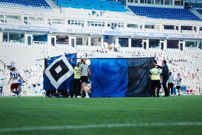 "Alle geschockt": HSV-Spielerin bricht zusammen
