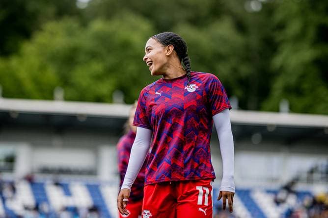 Rekord-Transfer in der Frauen-Bundesliga!