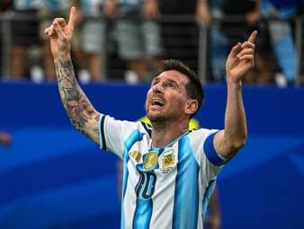 Argentiniens Trainer Lionel Scaloni bewertet nach dem überzeugenden Sieg gegen Österreich die einzigartige Leistung seines Superstars Lionel Messi.