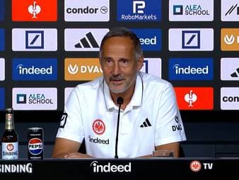 Eintracht-Trainer Adi Hütter verrät auf der Pressekonferenz