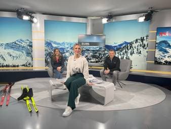 Im „SKI & BERGE: Das DSV Magazin“ auf SPORT1 begrüßt Ruth Hofmann Langläuferin Katharina Hennig & den ehemaligen Langläufer und DSV-Vizepräsident Tobias Angerer. Neben der Karriere der 27-Jährigen sprechen die Drei über die Faszination Langlauf & die Nachwuchsförderung. In der Rubrik #Schneevonmorgen beleuchtet Anna Dollak das Thema Recycling und Upcycling im Wintersport. 