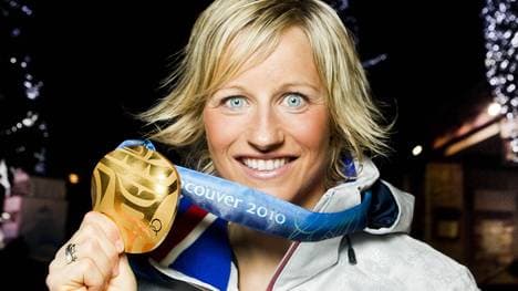 Vibeke Skofterud mit ihrer olympischen Goldmedaille in Vancouver 2010