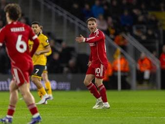 LIVE: Droht Blamage? Liverpool enttäuscht beim Letzten