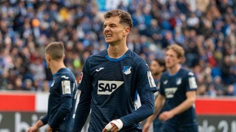 Fisnik Asllani trägt das Trikot der TSG Hoffenheim